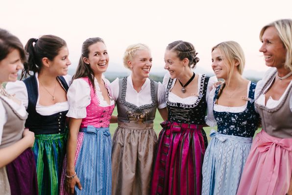 aschbacher-hof-hochzeiten-tracht-kamer-aktas-hochzeitsfotograf-aus-muenchen