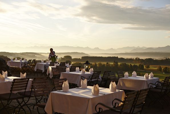 aschbacher-hof-terrasse-bergpanorama