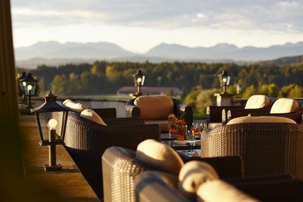 aschbacher-hof-lounge-bergblick